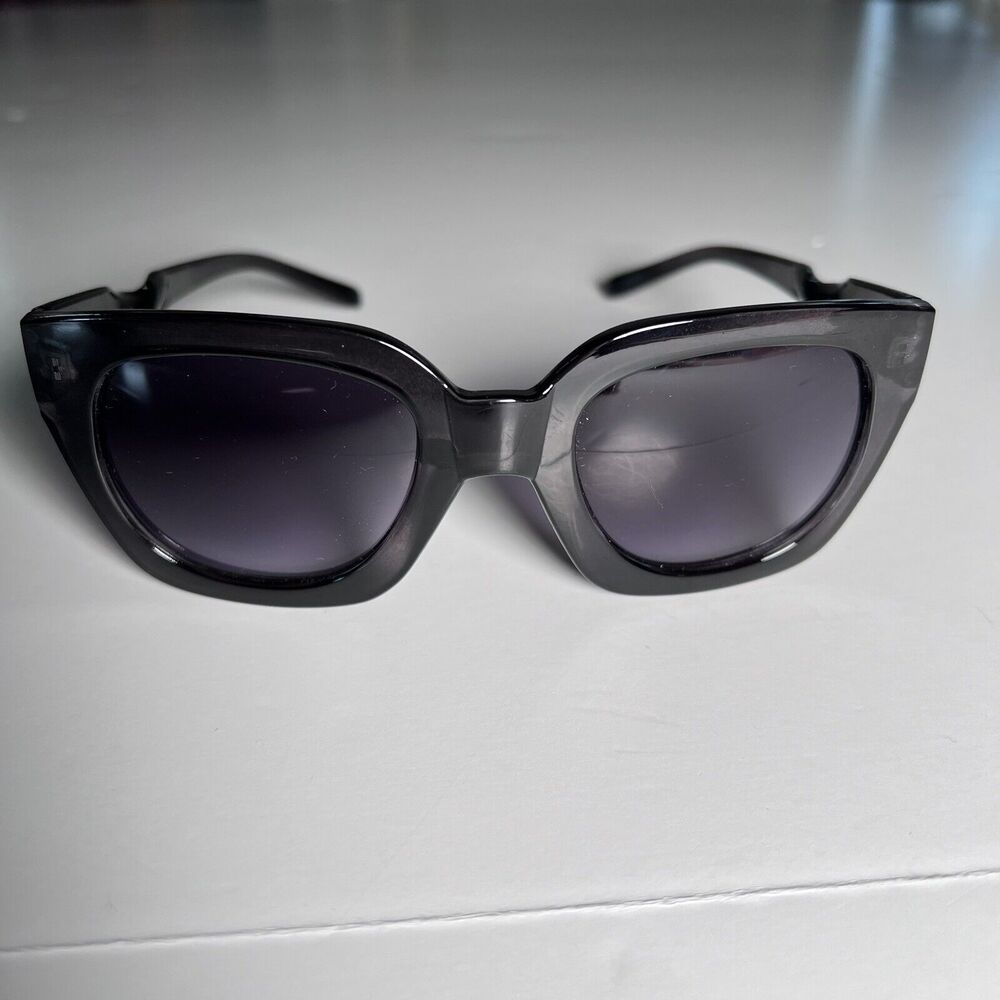 Kensie Adira GR Women's Cat Eye Sunglasses Black Frame & Lens Durable - Picture 2 of 11